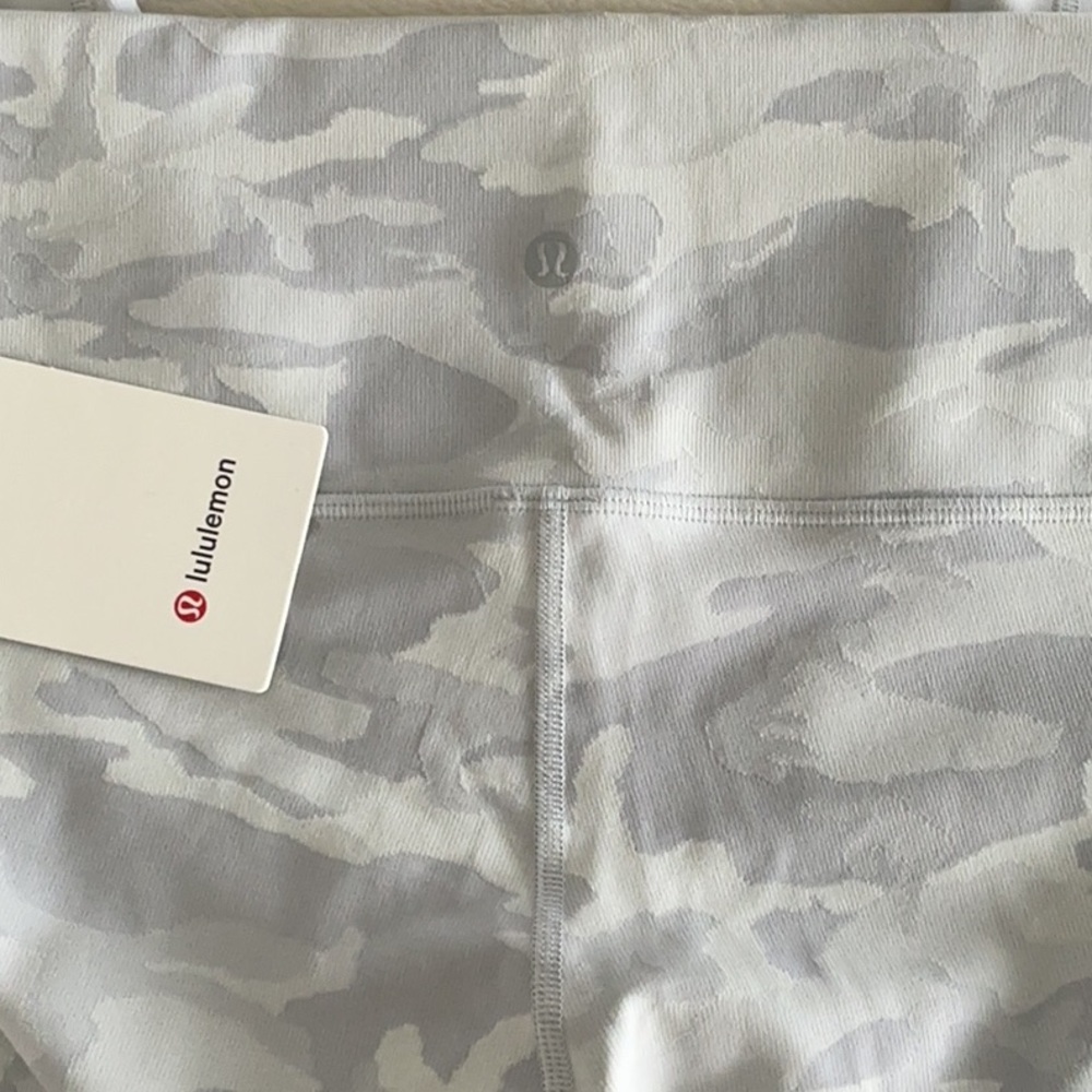 Lululemon Wunder Under Crop 23 HR Jacquard Silver Grey Camo SZ 14 NWT